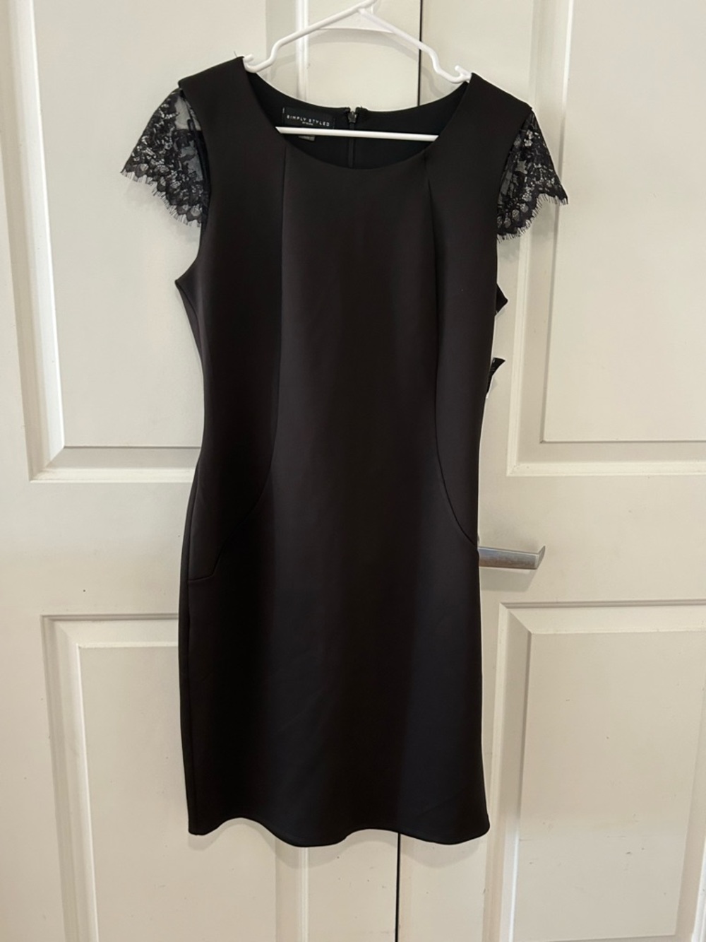 Simply Styled Black Lace Cap Sleeve Sheath Dress